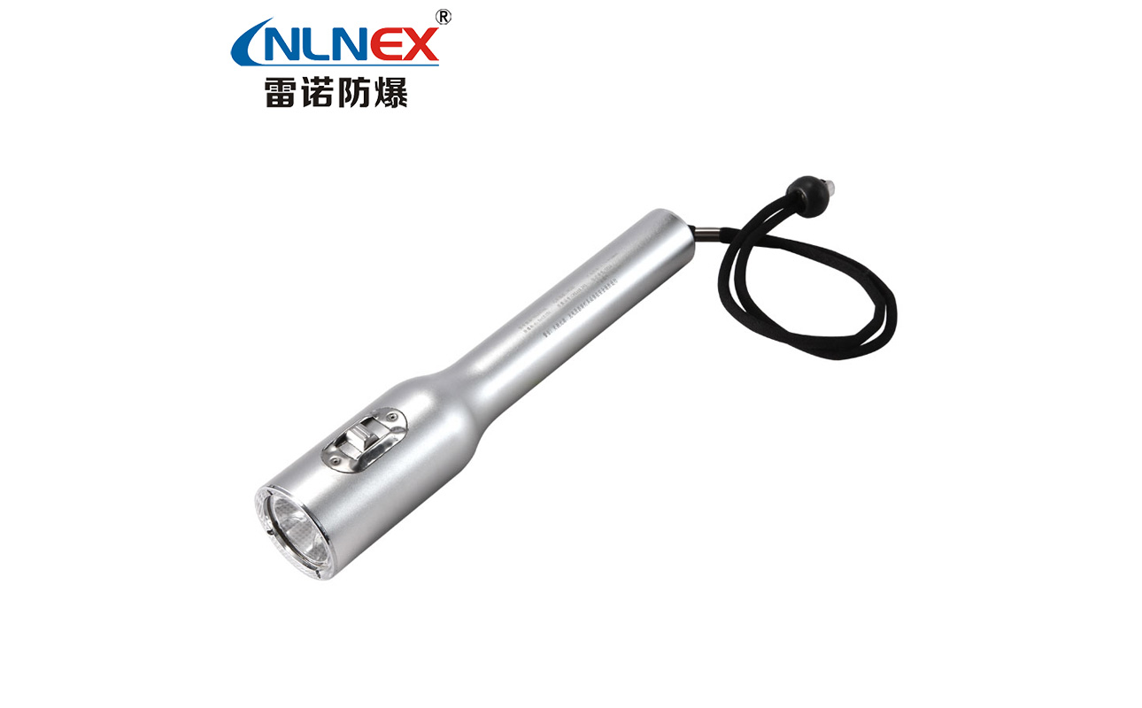 JW7210 节能强光防爆电筒